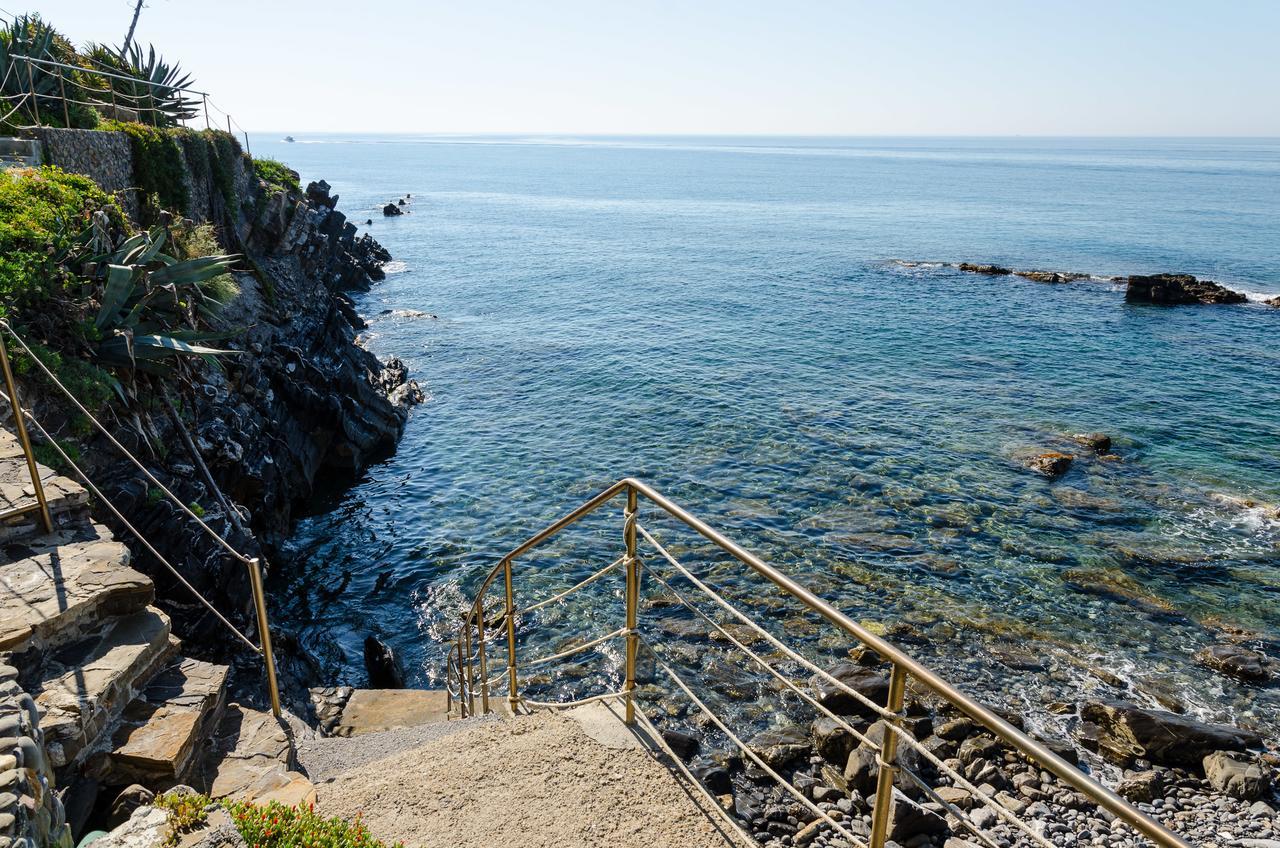 Seaside Holiday Apartment - Unique Location Cipressa Esterno foto