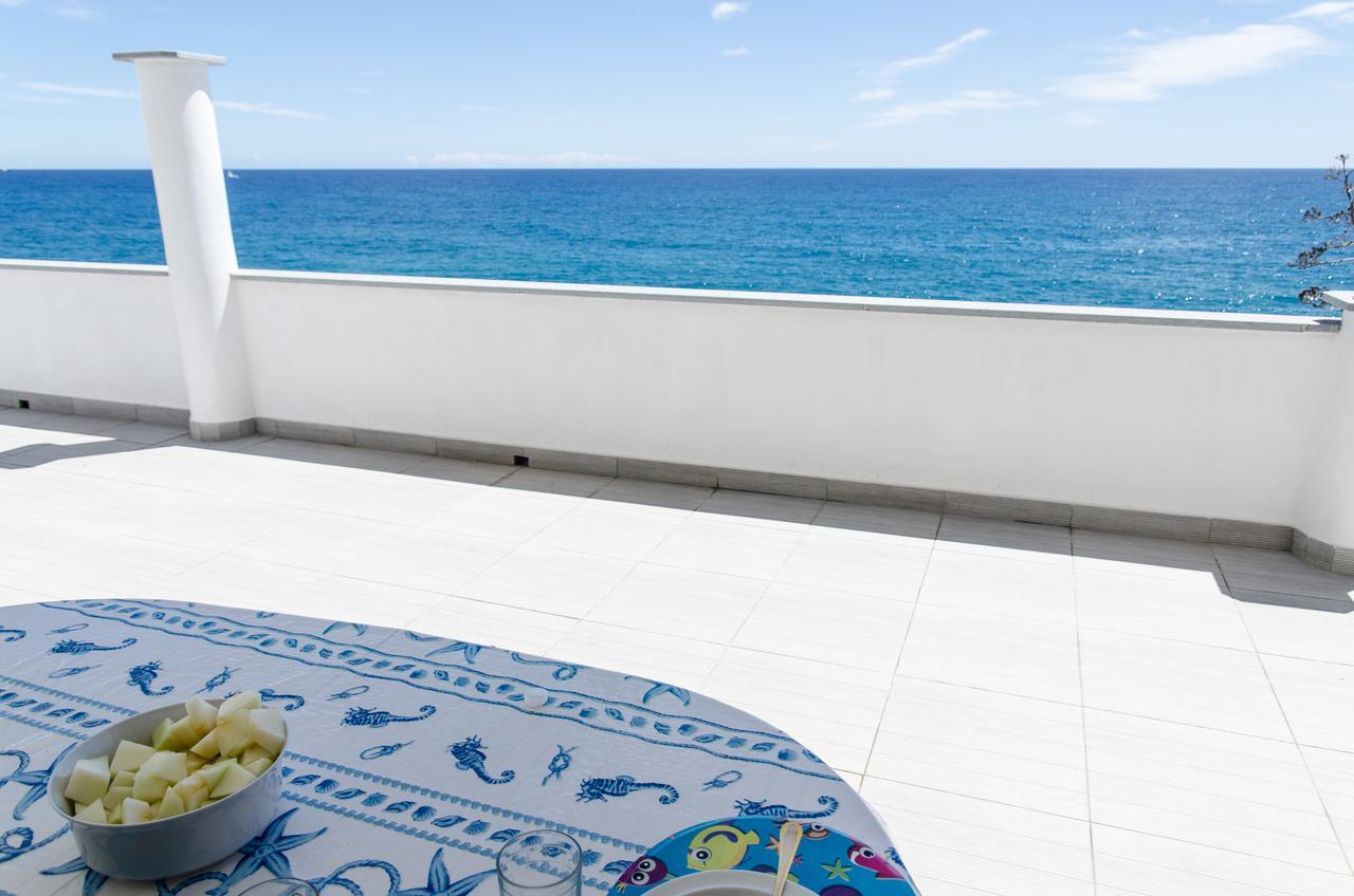 Seaside Holiday Apartment - Unique Location Cipressa Esterno foto